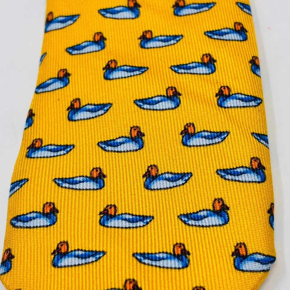 J McLaughlin Duck Print Silk Tie Yellow Blue Novelty Italian Made 3.5 x 59